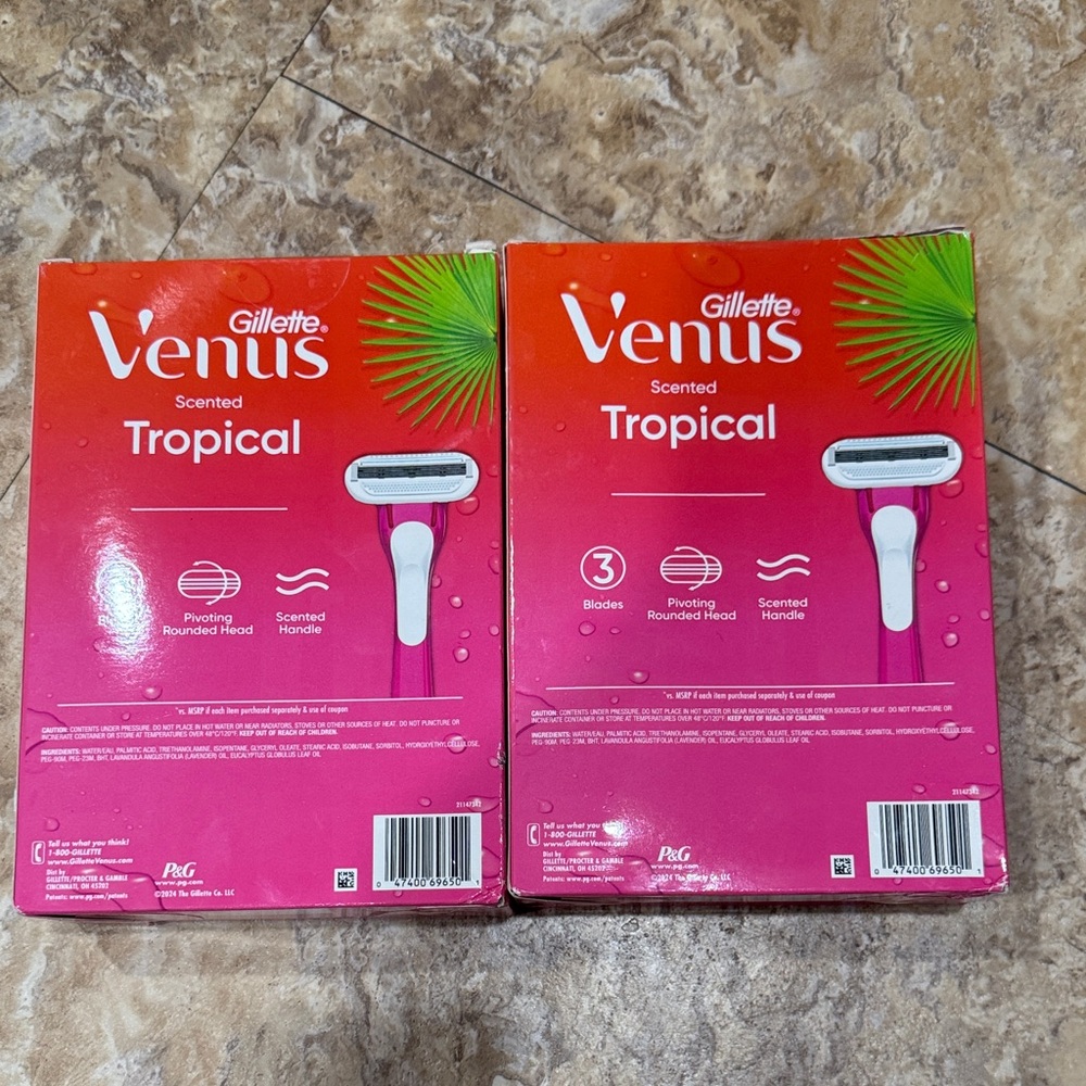 Gillette Venus Tropical Razor Set - Picture 3 of 3